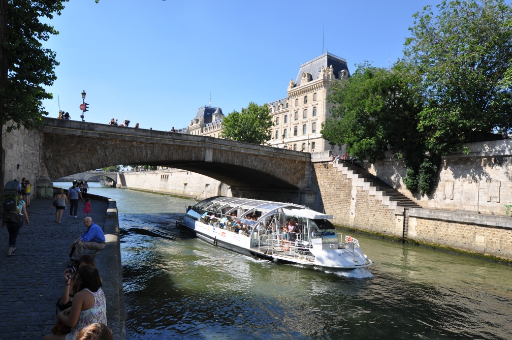 Seine Tour Boat